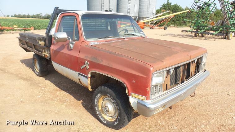 image for item DR9476 1982 Chevrolet Scottsdale 10 pickup truck