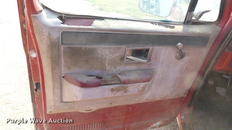 image for item DR9476 1982 Chevrolet Scottsdale 10 pickup truck