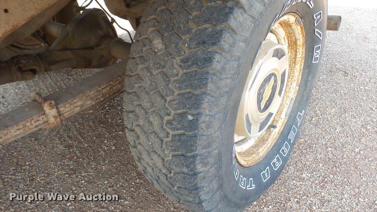 image for item DR9476 1982 Chevrolet Scottsdale 10 pickup truck