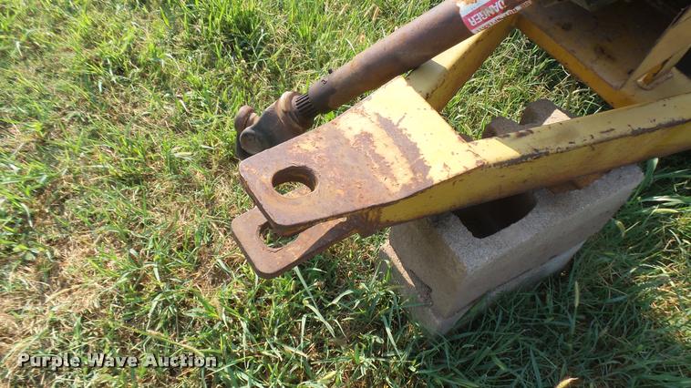 image for item DR9477 Dandl row crop shredder