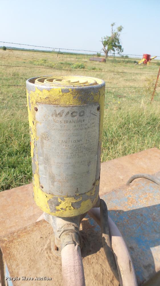 image for item DR9479 Fuel tank