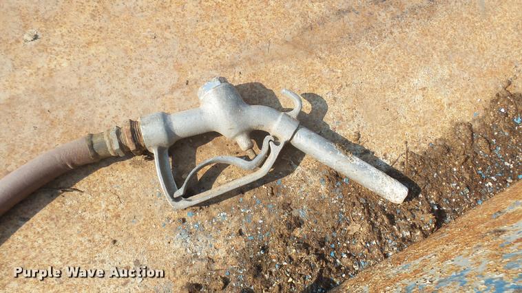 image for item DR9479 Fuel tank