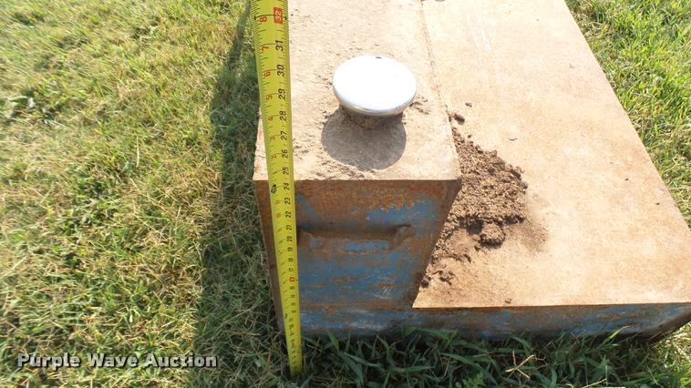 image for item DR9479 Fuel tank