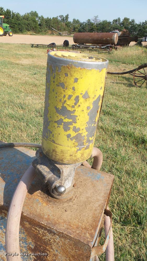 image for item DR9479 Fuel tank