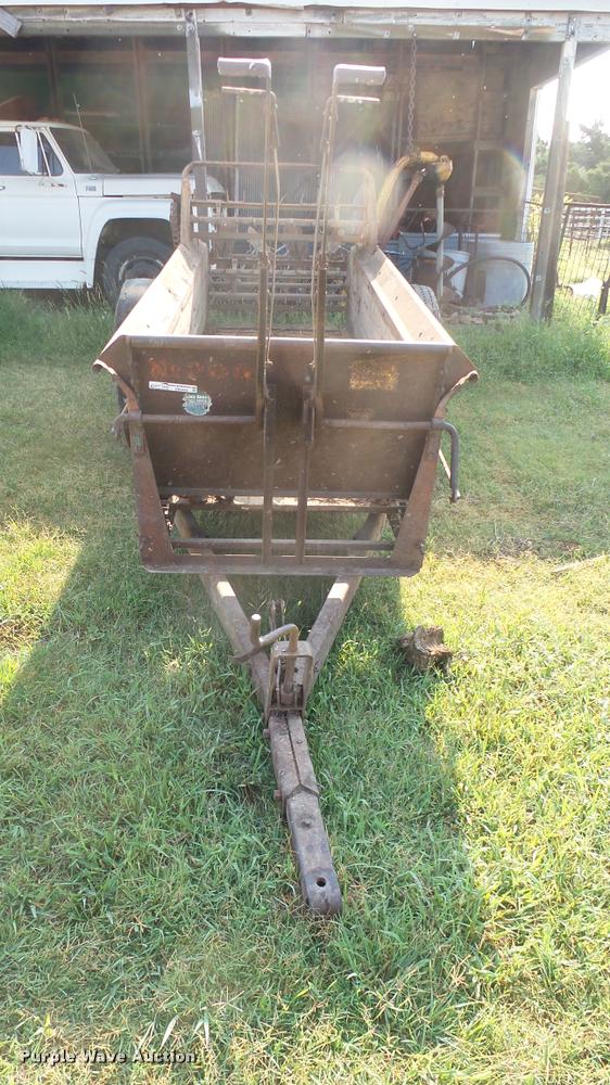 image for item DR9488 New Idea manure spreader
