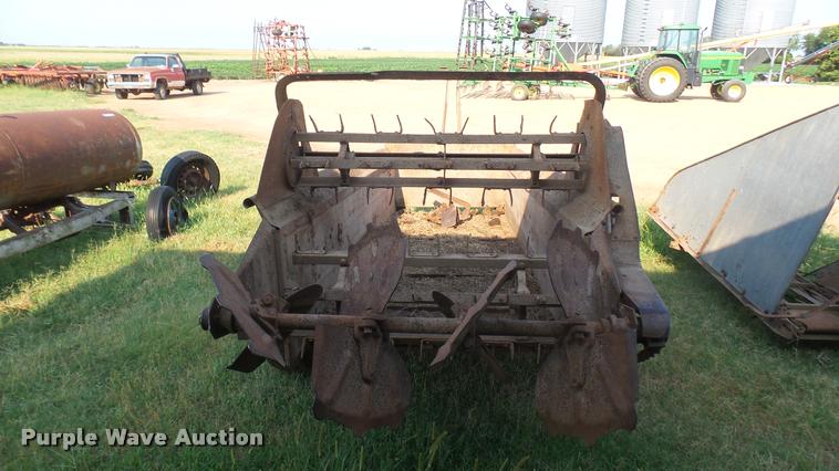 image for item DR9488 New Idea manure spreader