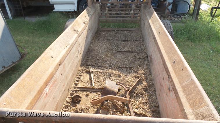 image for item DR9488 New Idea manure spreader