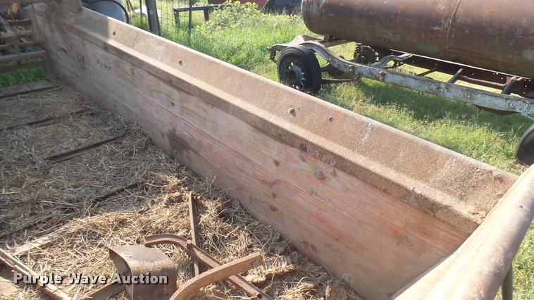 image for item DR9488 New Idea manure spreader