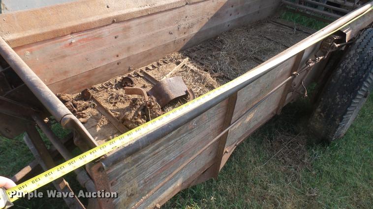 image for item DR9488 New Idea manure spreader