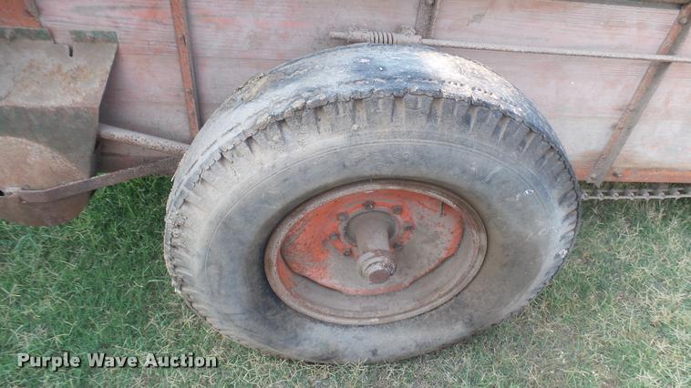 image for item DR9488 New Idea manure spreader