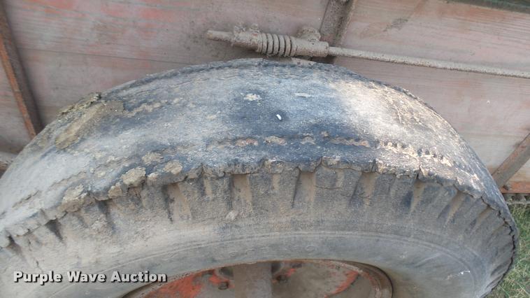 image for item DR9488 New Idea manure spreader