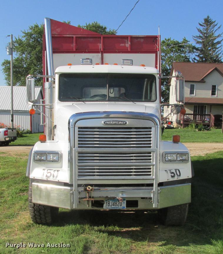 image for item K6119 1997 Freightliner FLD112SD silage truck