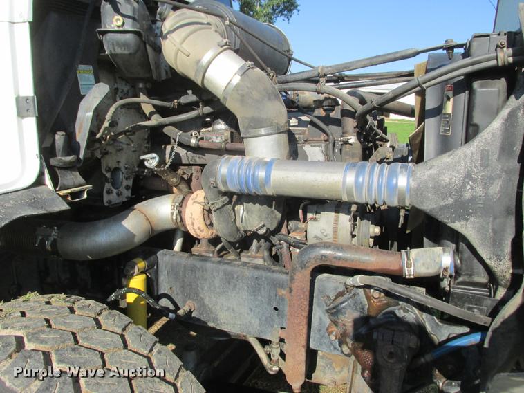 image for item K6119 1997 Freightliner FLD112SD silage truck