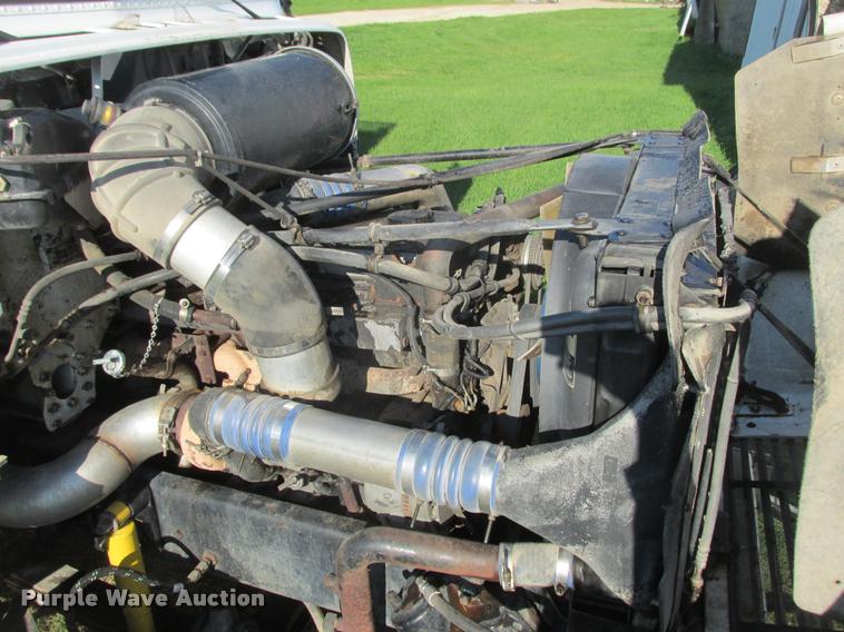 image for item K6119 1997 Freightliner FLD112SD silage truck