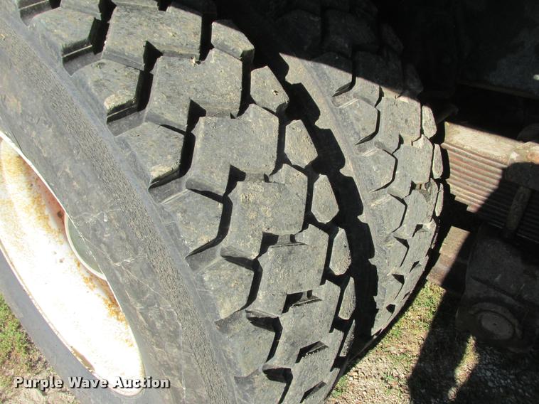 image for item K6119 1997 Freightliner FLD112SD silage truck