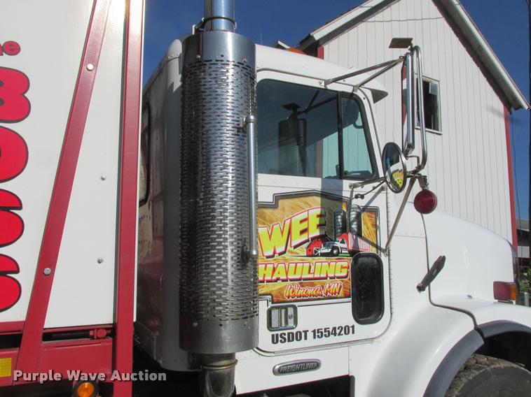 image for item K6119 1997 Freightliner FLD112SD silage truck