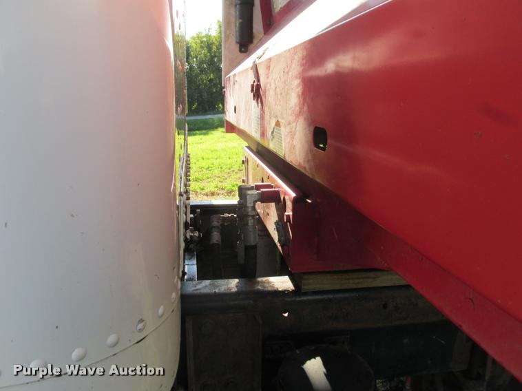 image for item K6119 1997 Freightliner FLD112SD silage truck