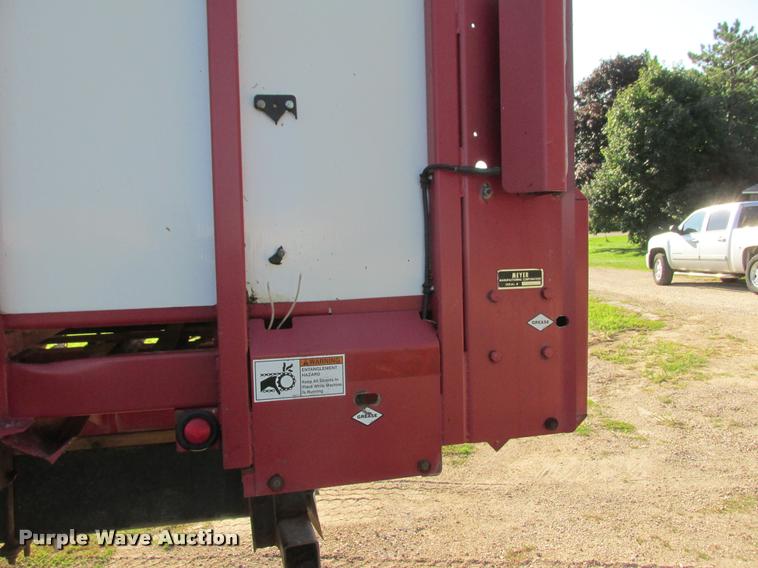 image for item K6119 1997 Freightliner FLD112SD silage truck