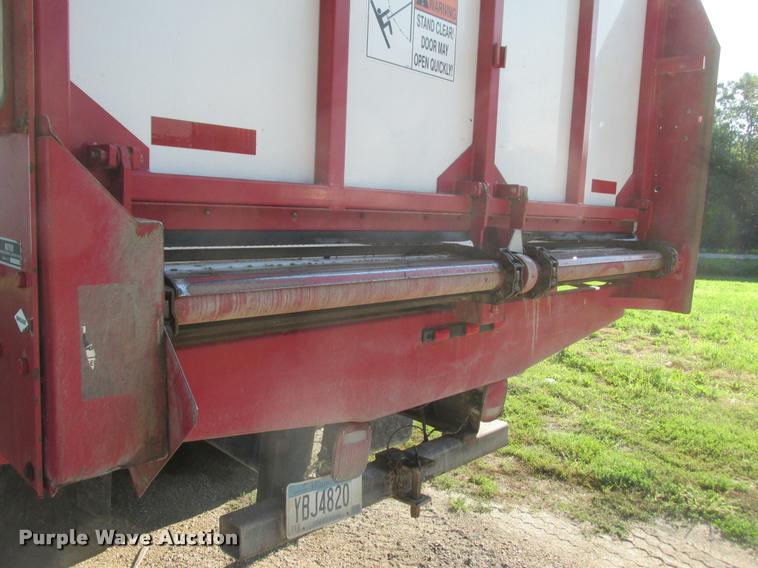 image for item K6119 1997 Freightliner FLD112SD silage truck