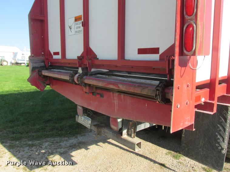 image for item K6119 1997 Freightliner FLD112SD silage truck