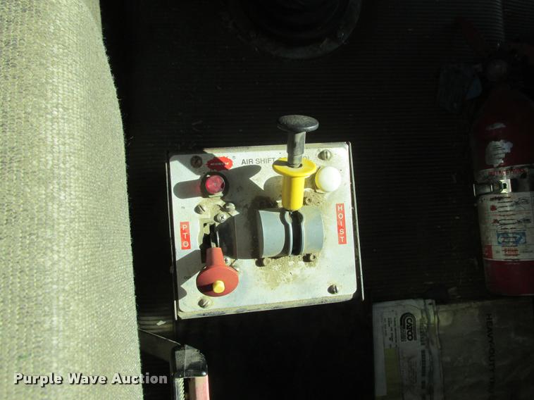 image for item K6119 1997 Freightliner FLD112SD silage truck