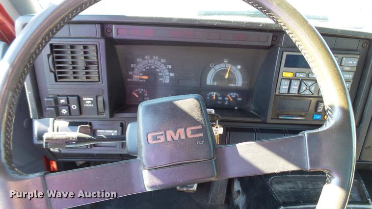 image for item DA1182 1990 GMC TopKick ramp truck