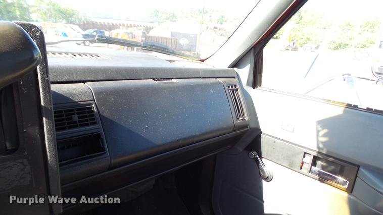 image for item DA1182 1990 GMC TopKick ramp truck