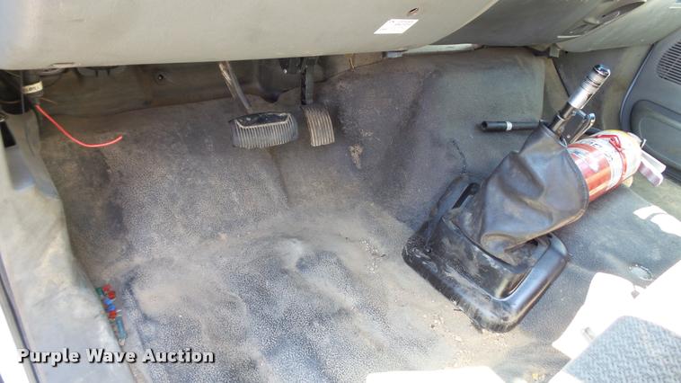 image for item DA1183 2005 Ford F650 Super Duty XLT service truck with crane