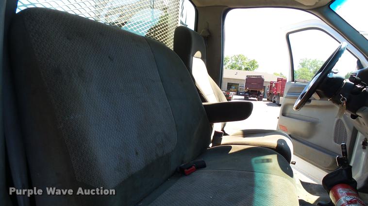 image for item DA1183 2005 Ford F650 Super Duty XLT service truck with crane