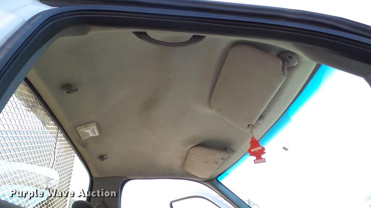 image for item DA1183 2005 Ford F650 Super Duty XLT service truck with crane