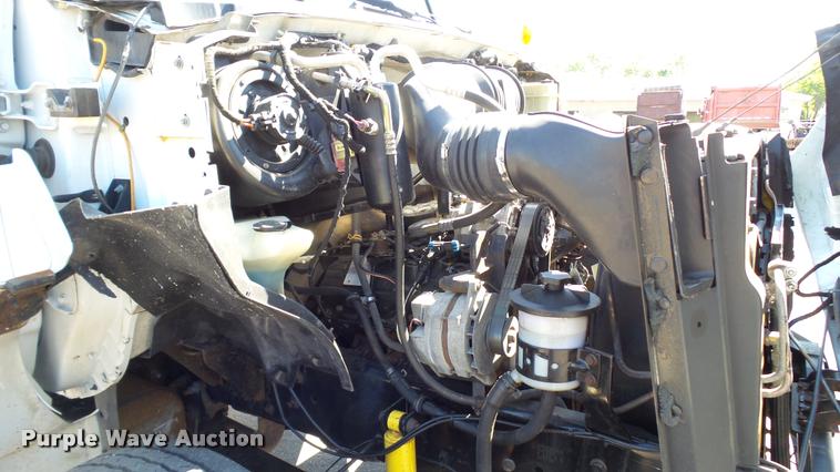 image for item DA1183 2005 Ford F650 Super Duty XLT service truck with crane