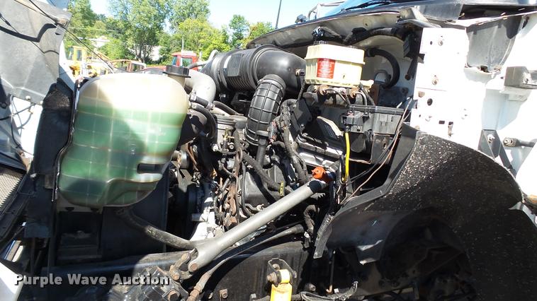 image for item DA1183 2005 Ford F650 Super Duty XLT service truck with crane