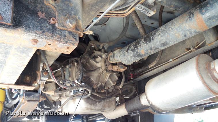 image for item DA1183 2005 Ford F650 Super Duty XLT service truck with crane