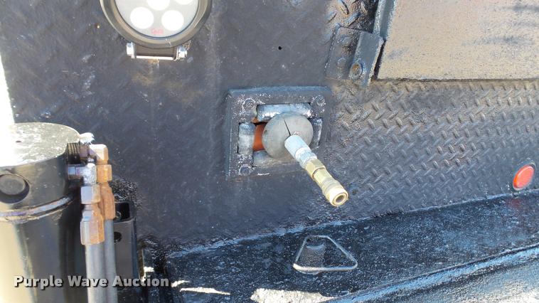 image for item DA1183 2005 Ford F650 Super Duty XLT service truck with crane