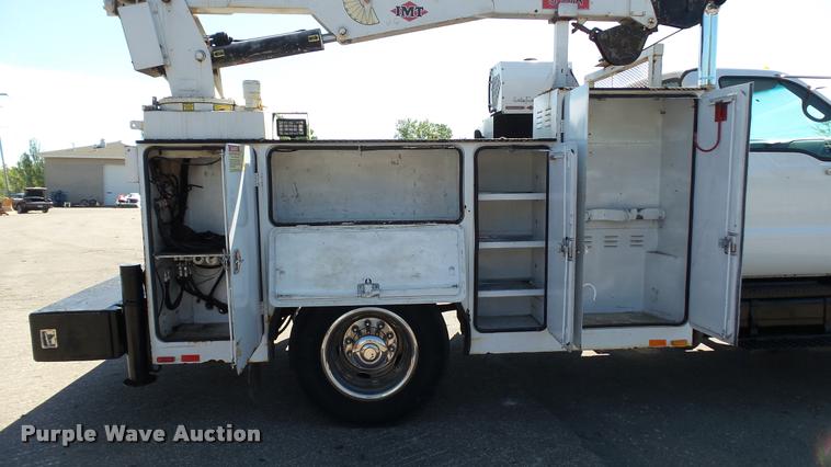 image for item DA1183 2005 Ford F650 Super Duty XLT service truck with crane