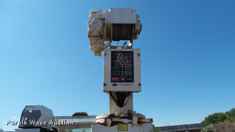 image for item DA1183 2005 Ford F650 Super Duty XLT service truck with crane