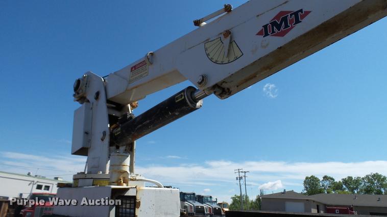 image for item DA1183 2005 Ford F650 Super Duty XLT service truck with crane