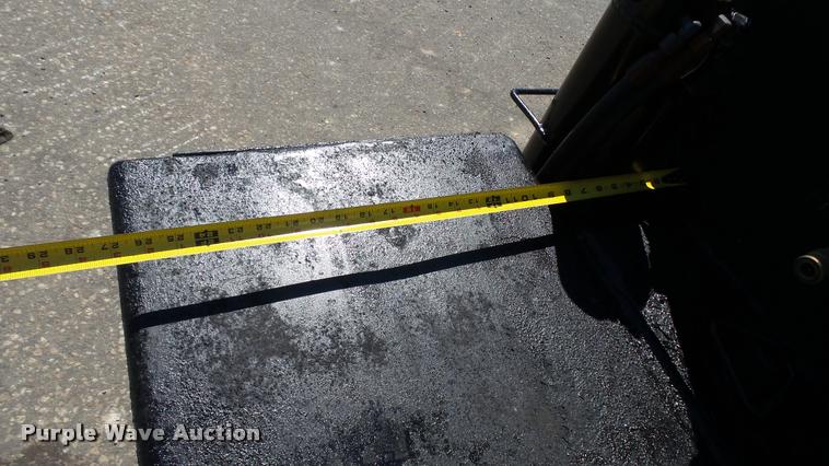 image for item DA1183 2005 Ford F650 Super Duty XLT service truck with crane