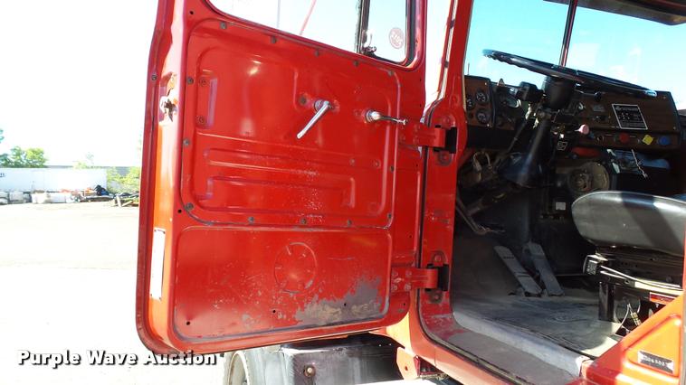 image for item DA1184 1983 Mack RS686LS dump truck