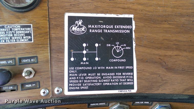 image for item DA1184 1983 Mack RS686LS dump truck