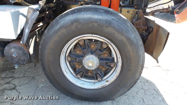 image for item DA1184 1983 Mack RS686LS dump truck