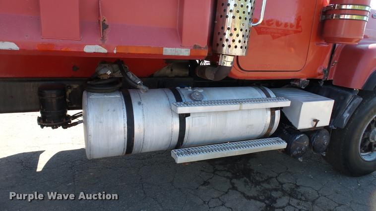 image for item DA1184 1983 Mack RS686LS dump truck