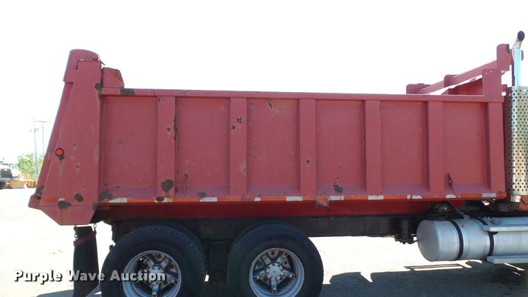 image for item DA1184 1983 Mack RS686LS dump truck