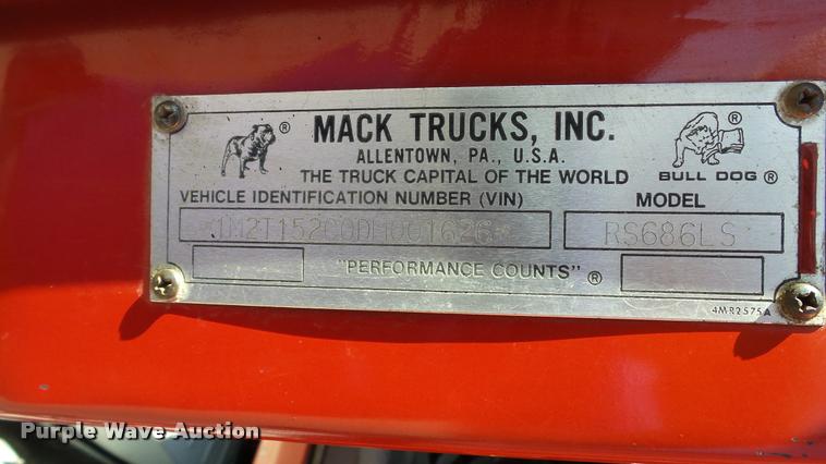 image for item DA1184 1983 Mack RS686LS dump truck