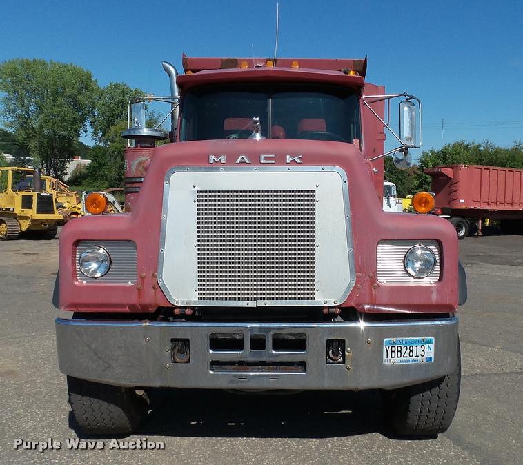 image for item DA1185 1987 Mack RS686LS dump truck