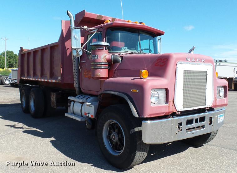 image for item DA1185 1987 Mack RS686LS dump truck