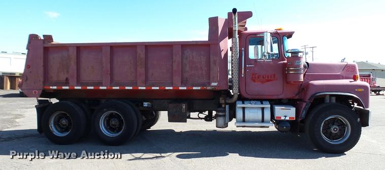 image for item DA1185 1987 Mack RS686LS dump truck