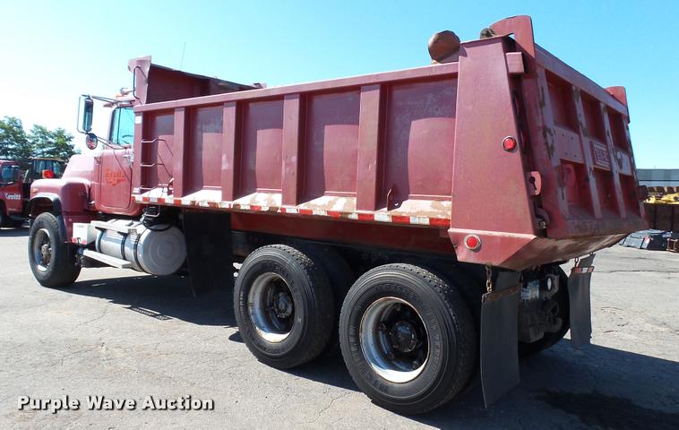 image for item DA1185 1987 Mack RS686LS dump truck