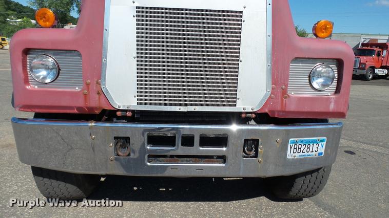 image for item DA1185 1987 Mack RS686LS dump truck