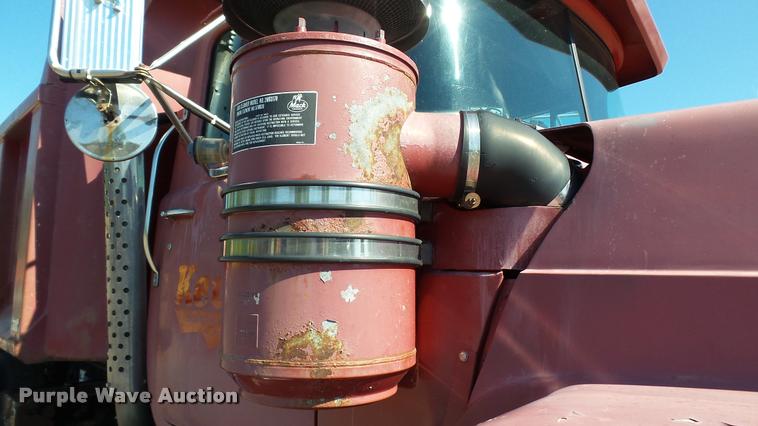 image for item DA1185 1987 Mack RS686LS dump truck